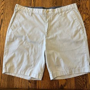 Nautica the deck short/classic fit, stretch. Sz 36W. Stone color. New w/o tags.